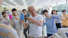 au WALLETの申込み数が100万突破！ 所さん出演の新CM放映開始！合言葉は 「シュッとしてチャリン！」