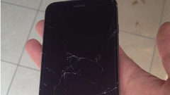 本日発売の「iPhone6」購入報告が続々と上がる中、早くも画面を割った人が現れる！