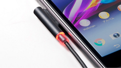 充電状況がLEDで分かる！Xperia用のUSBポート付きマグネット充電アダプタ発売！